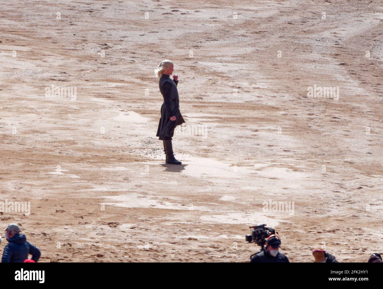 Haus des Drachenprinzen Dämon bekommt eine Fahrt von der In einem Range Rover Stockfoto