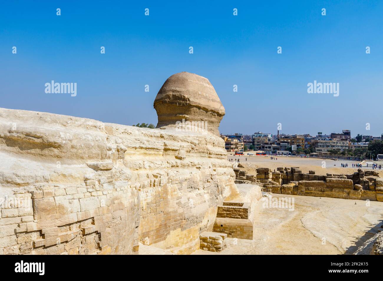Rückansicht des Kopfes der ikonischen Monumentalskulptur, der Großen Sphinx von Gizeh, Gizeh-Plateau, Kairo, Ägypten Stockfoto