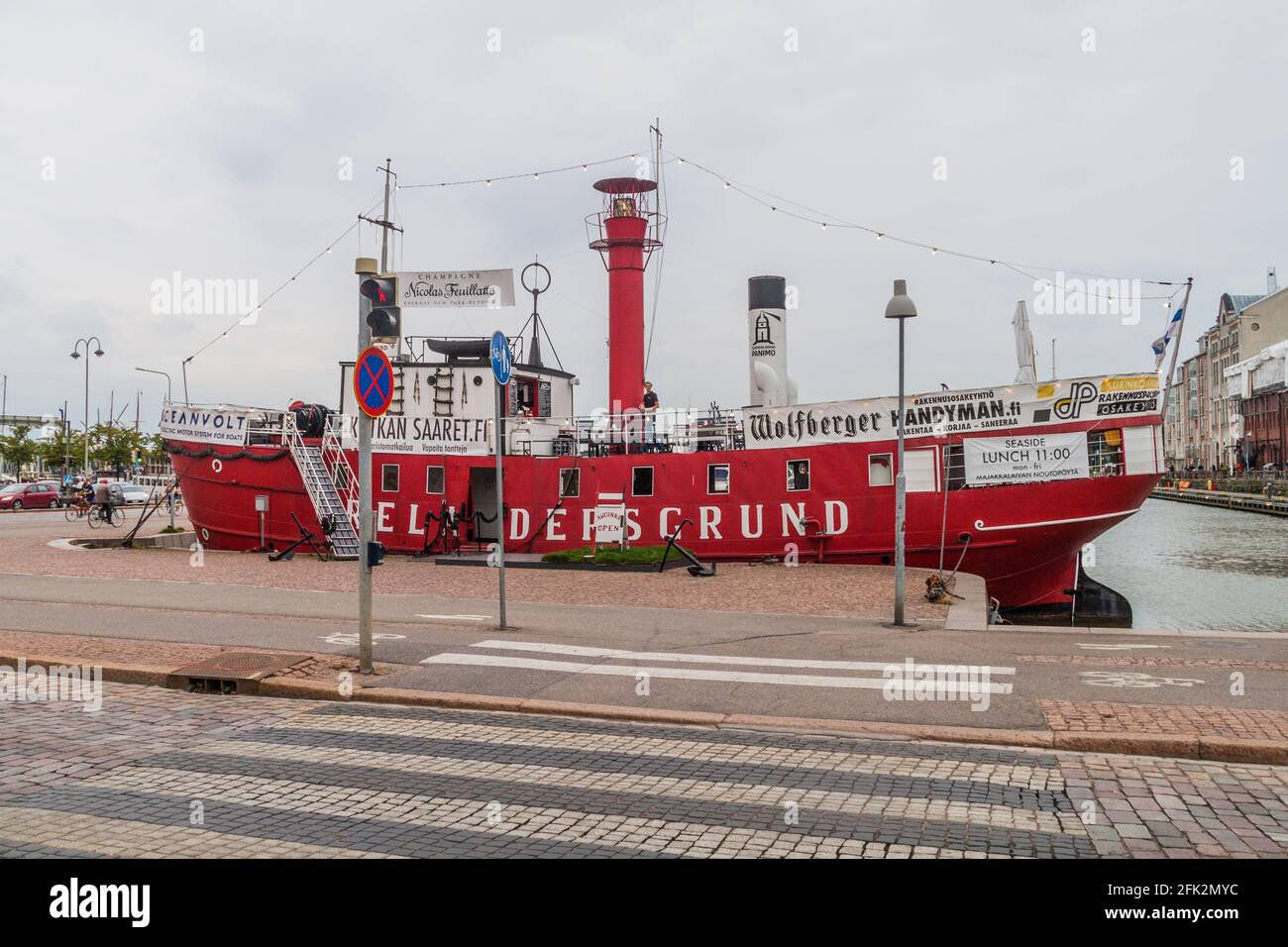 HELSINKI, FINNLAND - 25. AUGUST 2016: Leichtes Schiff Relandersgrund, das heute als Restaurant arbeitet Stockfoto