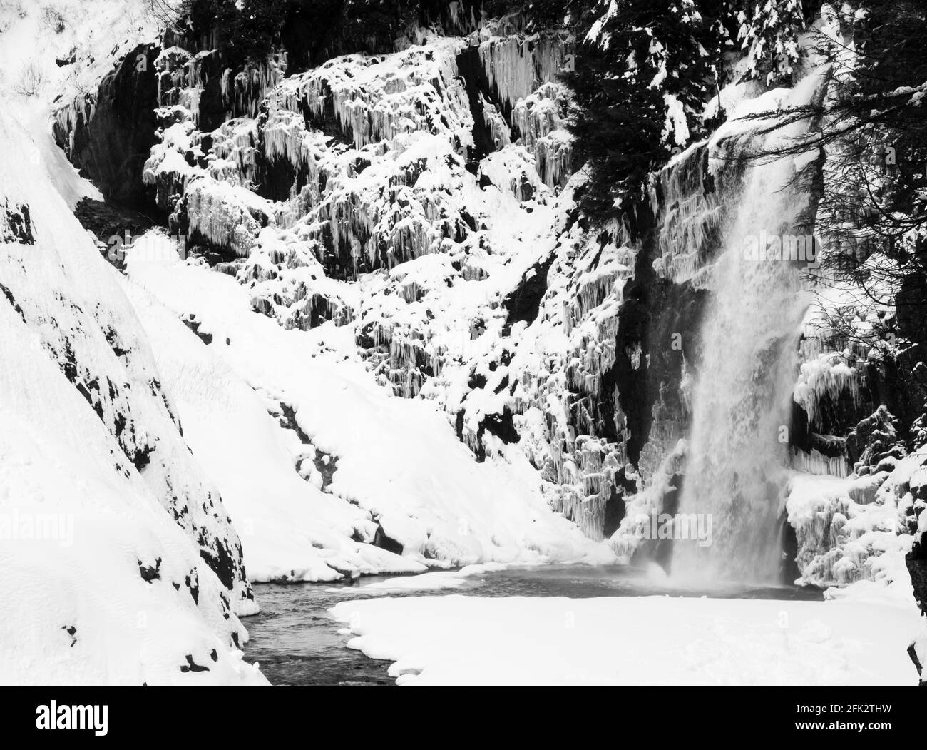Franklin Falls, Staat Washington - wunderschöner Wasserfall im Winter Stockfoto