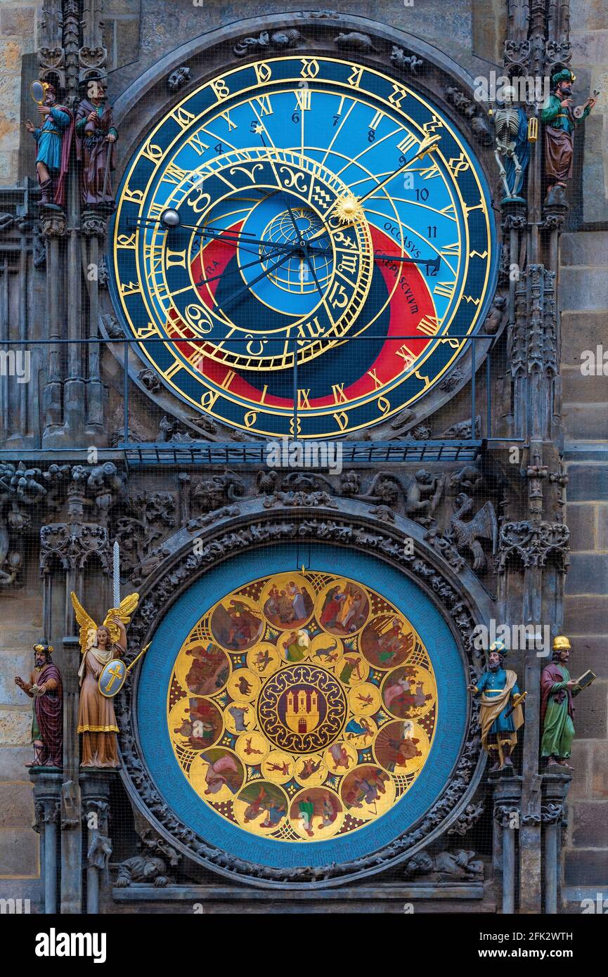 Vertikale Prager astronomische Uhr, Altes Rathaus, Prag, Tschechische Republik. Stockfoto