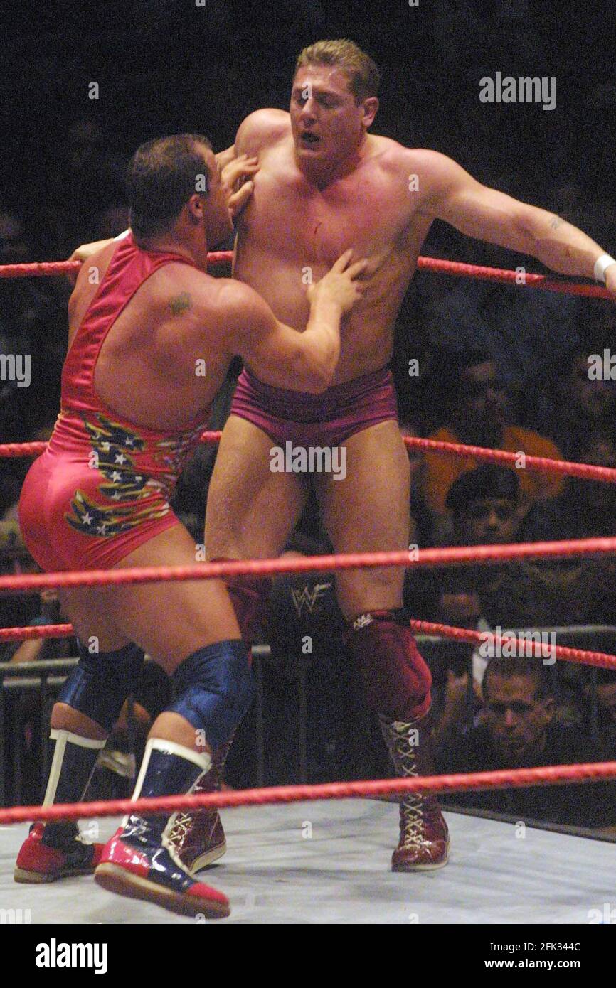 William Regal Kurt Angle 2001 Von John Barrett/PHOTOlink / MediaPunch Stockfoto