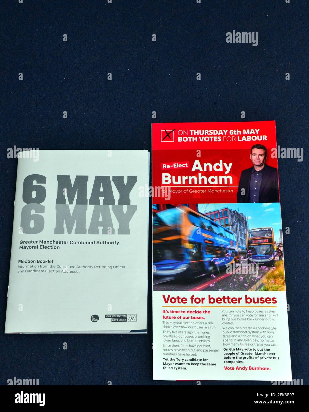 Wahlheft für die Mayoral-Wahl der Greater Manchester Combined Authority am 6. Mai 2021 und Wahlzettel des derzeitigen Bürgermeisters Andy Burnham. Stockfoto