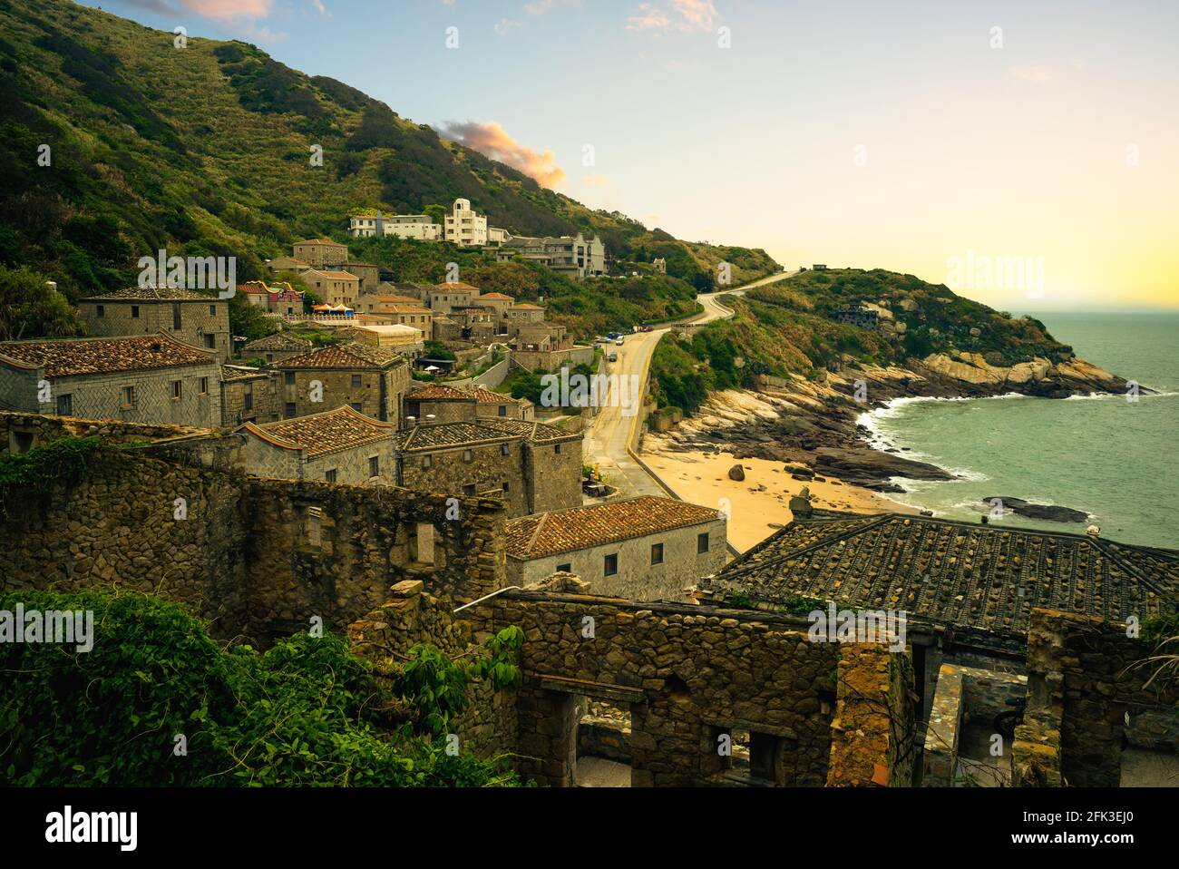 Landschaft des Dorfes Qinbi in Beigan, matsu, taiwan in der Abenddämmerung Stockfoto