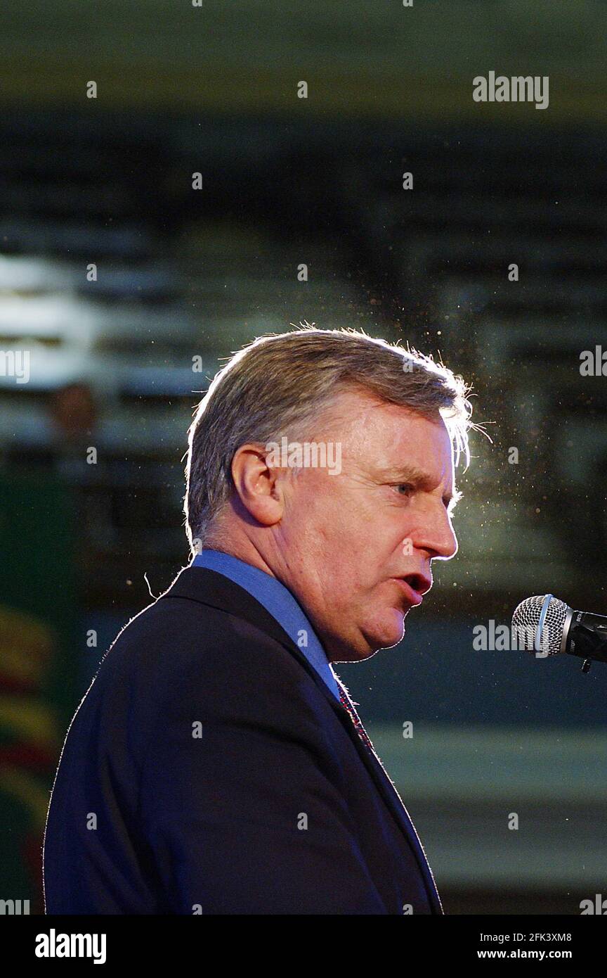 TUC-GENERALSEKRETÄR JOHN MONKS SPRICHT HEUTE IN WESTMINSTER UNTERSTÜTZUNG DER KUNDGEBUNG FÜR ÖFFENTLICHE DIENSTE.4. DEZEMBER 2001 FOTO ANDY PARADISE Stockfoto