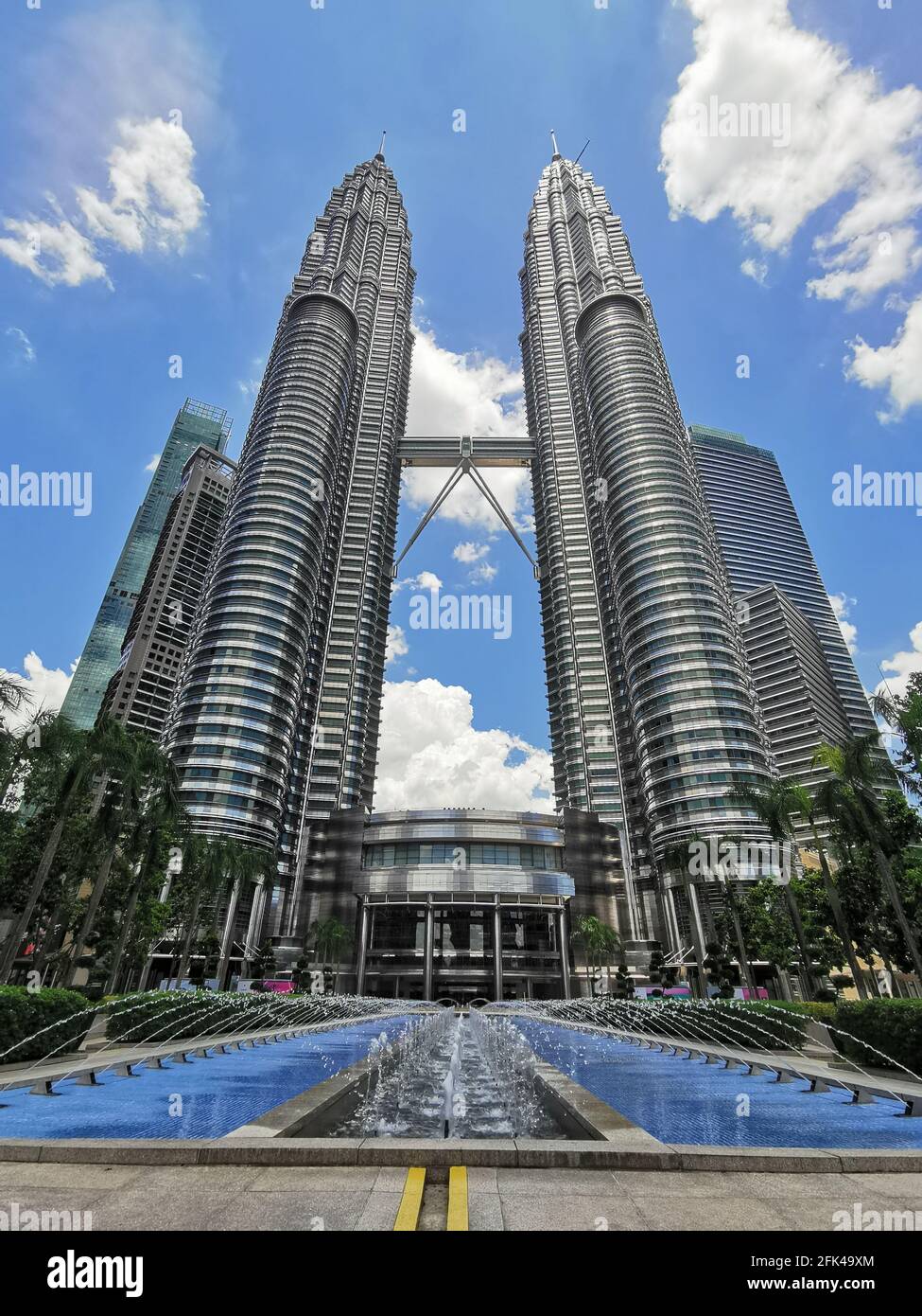 KUALA LUMPUR, MALAYSIA - 20. Apr 2021: Petronas Twin Tower Kuala Lumpur Wahrzeichen von Malaysia Stockfoto