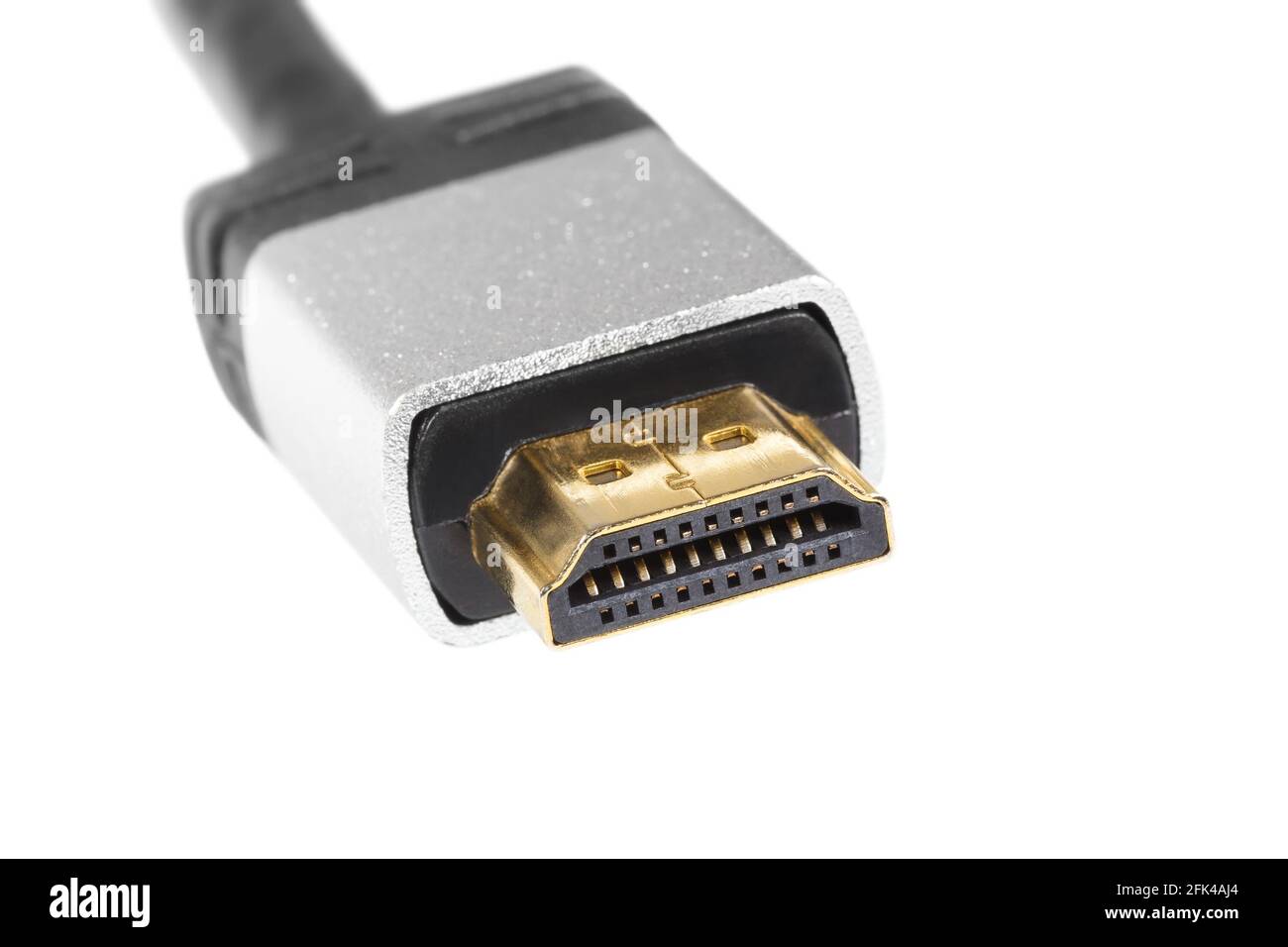 HDMI-Anschluss mit vergoldetem Gehäuse, Nahaufnahme auf weißem Hintergrund Stockfoto