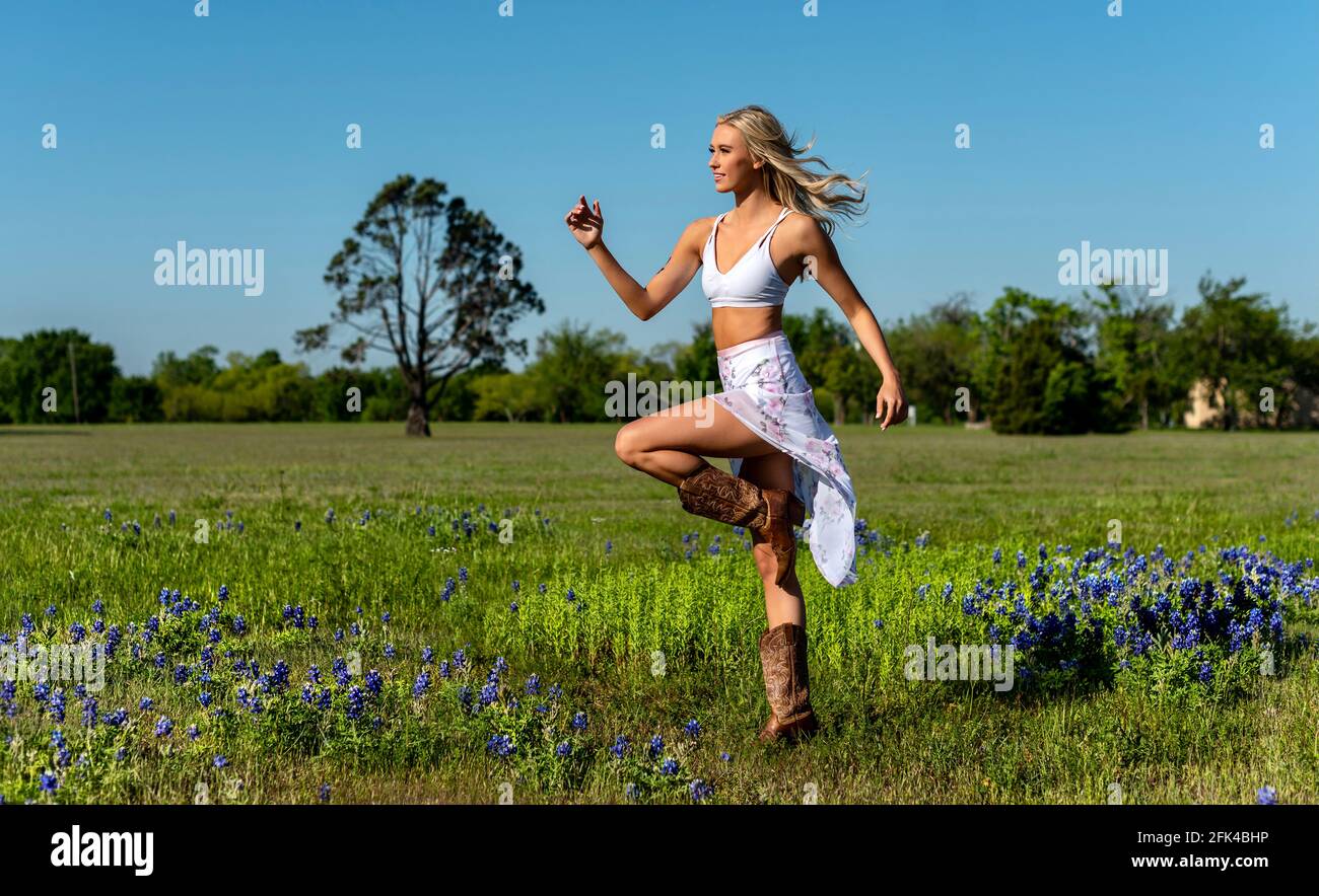 Modell cowgirl Fotos und Bildmaterial in hoher Auflösung Alamy