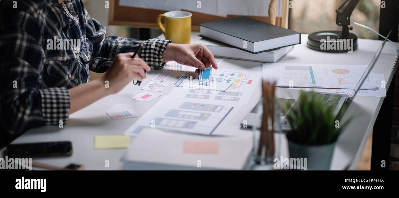 ux Designer kreativ Grafikplanung Anwendungsentwicklung für Web-Handy oder Computer. User Experience-Konzept Stockfoto