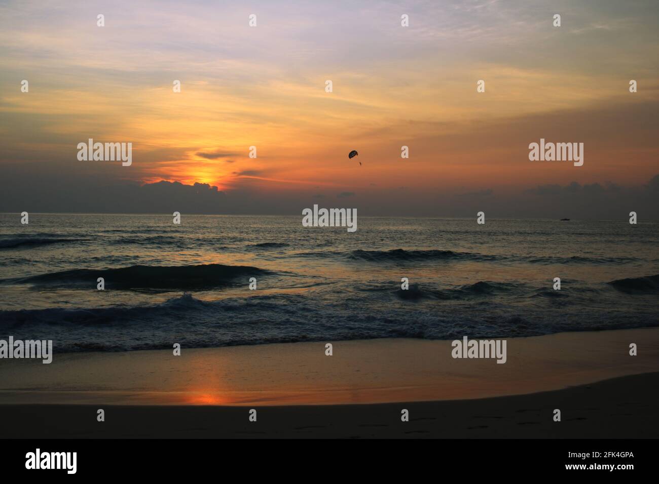 tramonto sul Mare in tailandia Stockfoto