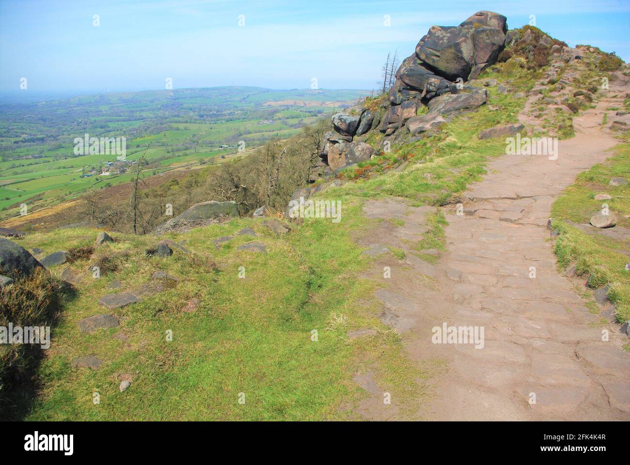 Die Kakerlaken blicken nach Westen in Richtung des Nationalparks Peak District, Staffordshire, England, Großbritannien, Europa Stockfoto