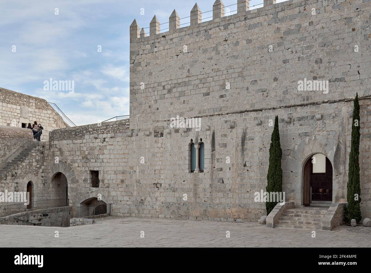 Das Castillo Palacio de Peñíscola oder Castillo del Papa Luna befindet sich im höchsten Teil des Felsens einer Stadt, die zur schönsten Spaniens erklärt wurde. Stockfoto