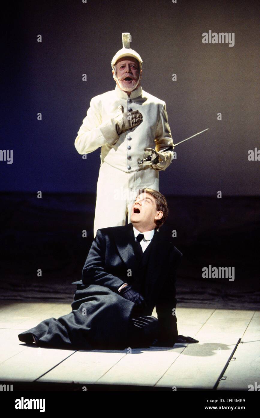 Hamlet shakespeare ghost -Fotos und -Bildmaterial in hoher Auflösung ...