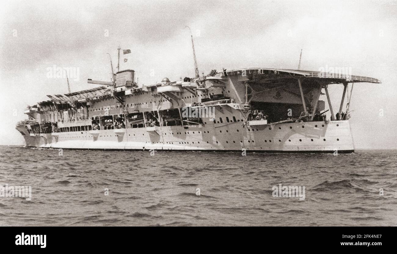 Der Flugzeugträger HMS Glorious, gebaut als großer leichter Kreuzer in den Jahren 1915-1917, wurde umgebaut, 1924-1930. Von British Warships, veröffentlicht 1940 Stockfoto
