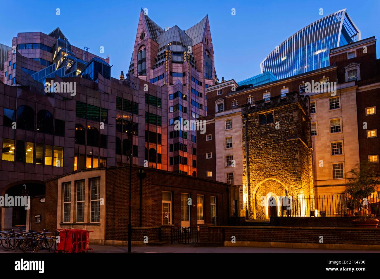 England, London, City of London, Mark Lane, Tower of All Hallows Staining Church und City Skyline *** Local Caption *** Großbritannien, Großbritannien, Great Brita Stockfoto