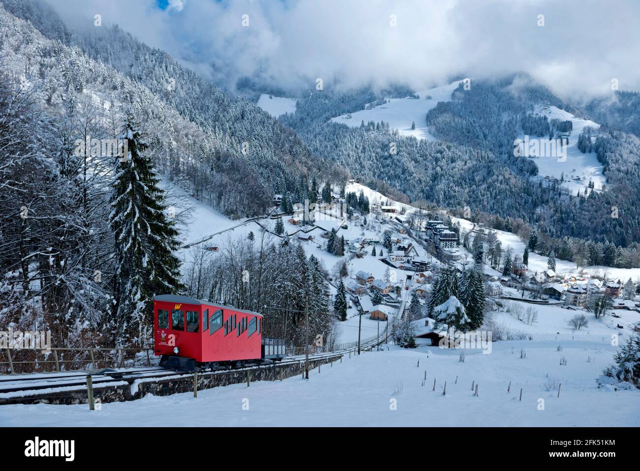 Schweiz, Waadt, Waadt, hiver, Winter, neige, Schnee, Funiculaire, Standseilbahn, Standseilbahn Les Avants – Sonloup, Les Avants, montagnes, Berge Stockfoto