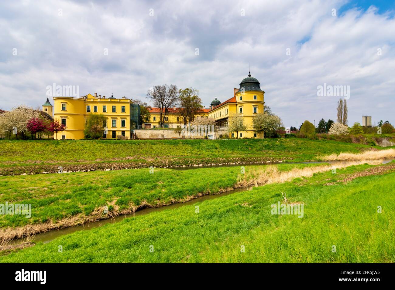 Judenau: Schloss Judenau, Zusammenfluss der Bäche kleine Tulln und große Tulln im Mostviertels, Niederösterreich, Niederösterreich, Österreich Stockfoto