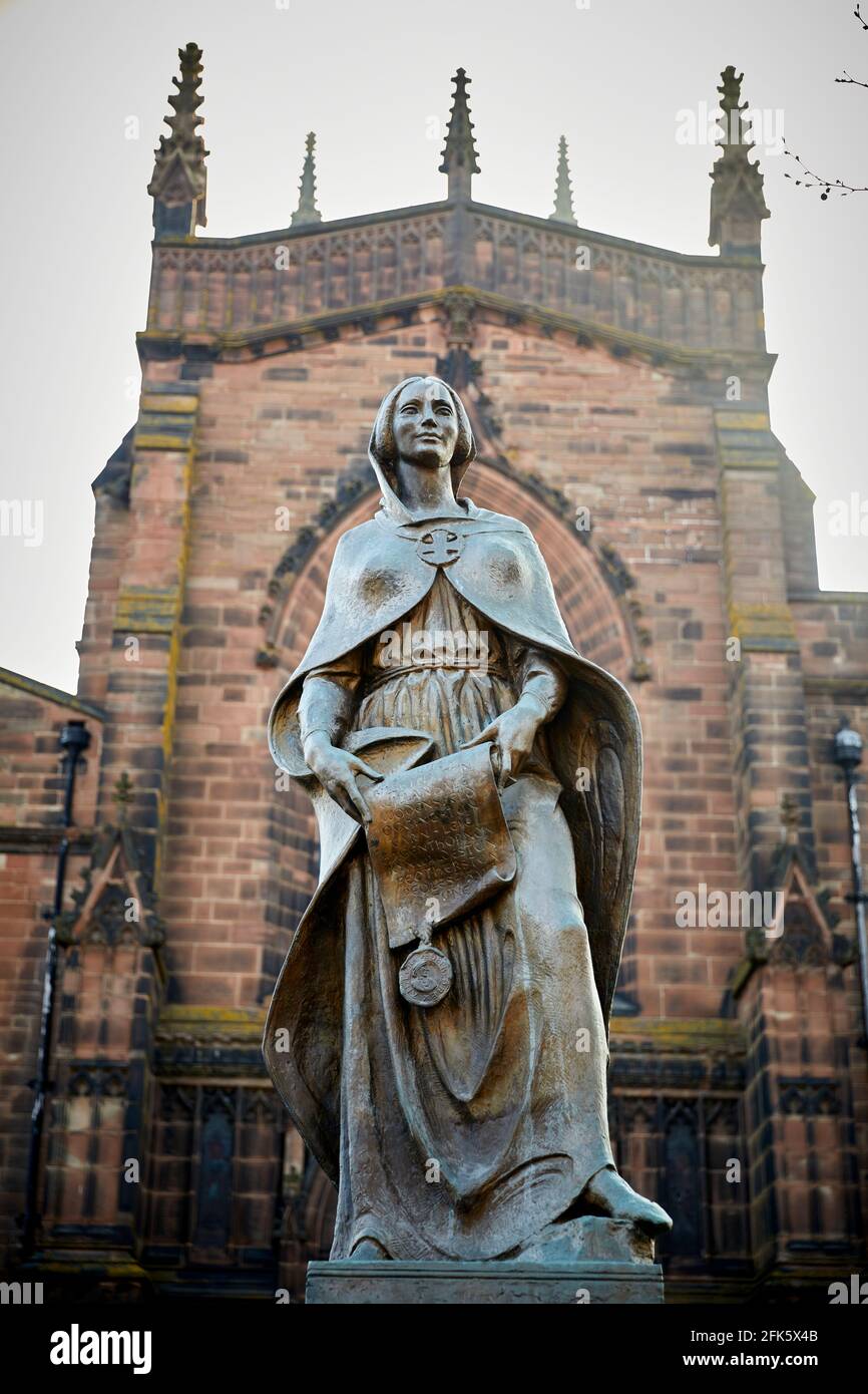 Wolverhampton Stadt, in den West Midlands Statue von Lady Wulfrun Stockfoto