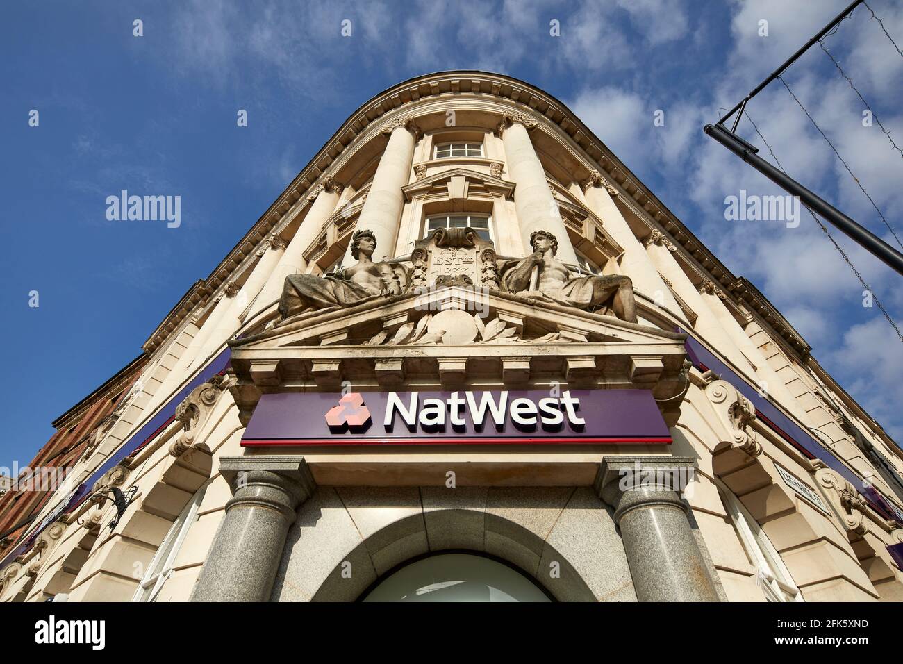 Wolverhampton Stadt, im West Midlands Queen Square dekorativer Eingang e zum NatWest Bank Stockfoto