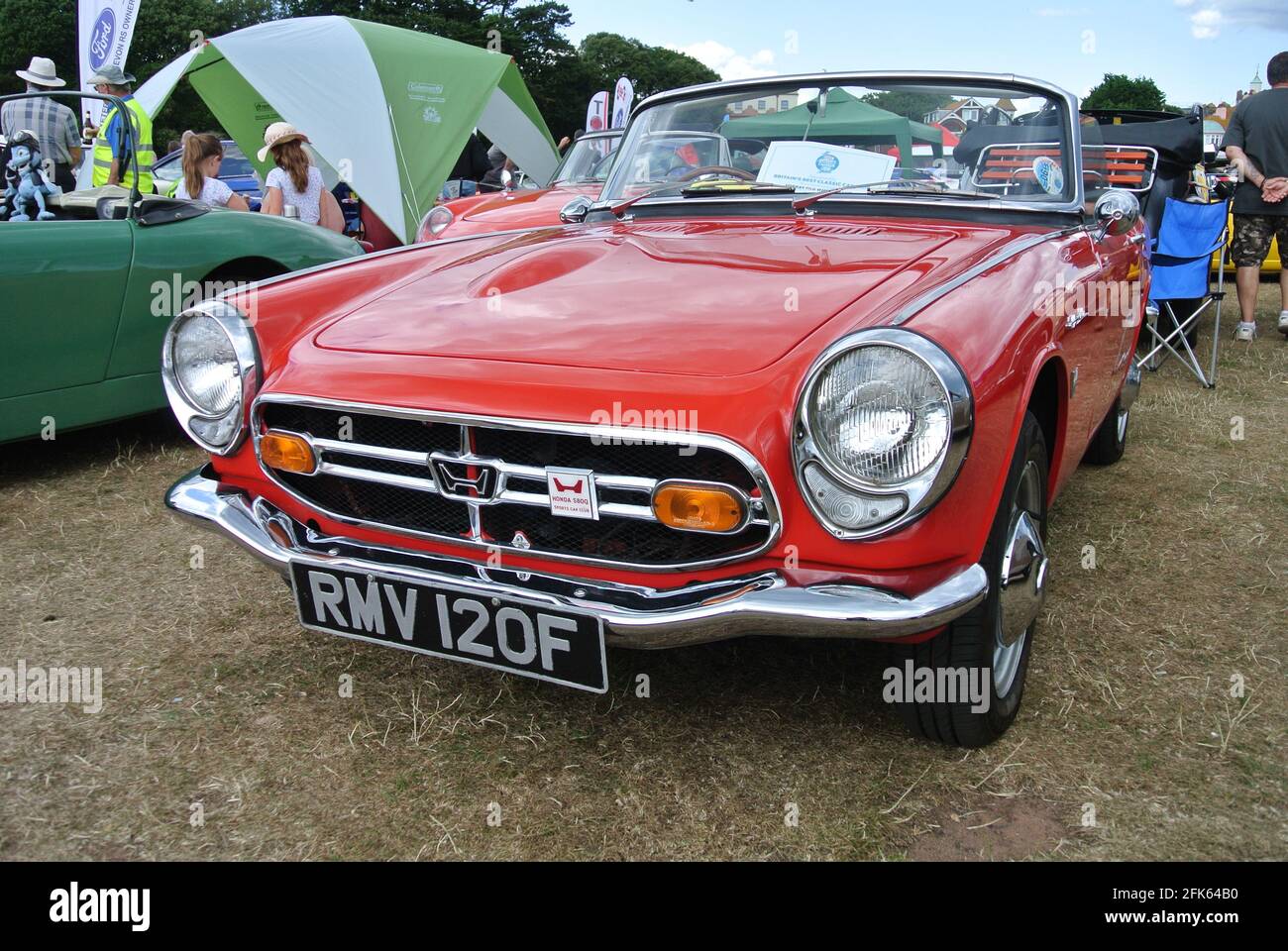 Ein Honda S800 Roadster aus dem Jahr 1967 wurde auf der Oldtimer-Ausstellung an der englischen Riviera in Paignton, Devon, England, Großbritannien, ausgestellt. Stockfoto