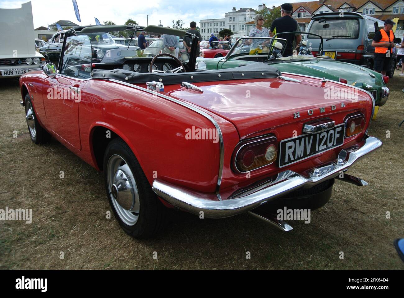 Ein Honda S800 Roadster aus dem Jahr 1967 wurde auf der Oldtimer-Ausstellung an der englischen Riviera in Paignton, Devon, England, Großbritannien, ausgestellt. Stockfoto