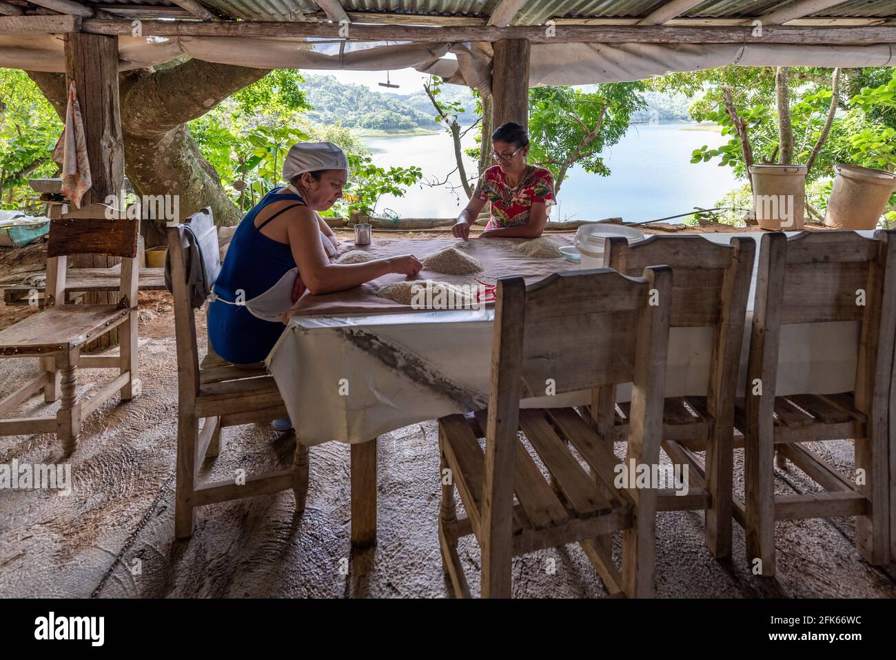 Paladar Restaurant in einem Bauernhaus in Hanabanilla See, Villa Clara, Kuba, 2016. Die Anfänge des privaten Sektors in Kuba Stockfoto