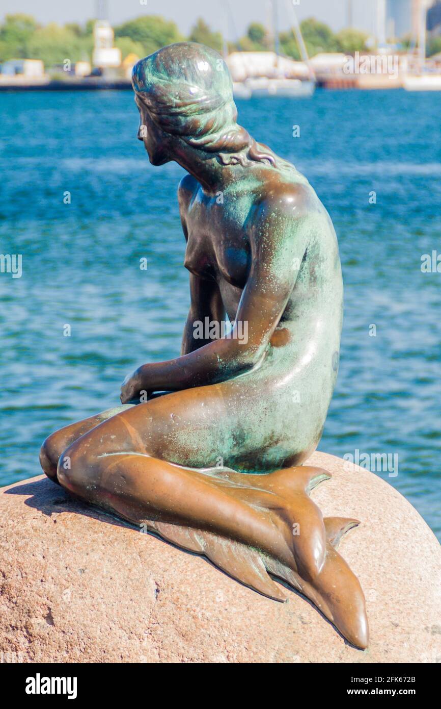 KOPENHAGEN, DÄNEMARK - 26. AUGUST 2016: Kleine Meerjungfrau Statue in Kopenhagen Dänemark Stockfoto