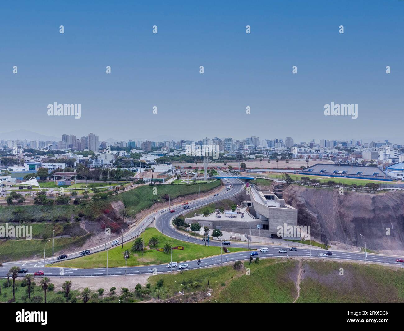 Lima, Peru - 3. März 2021: Luftaufnahme der LUM (Ort der Erinnerung, Toleranz und sozialen Eingliederung) in der Stadt Lima, Peru Stockfoto