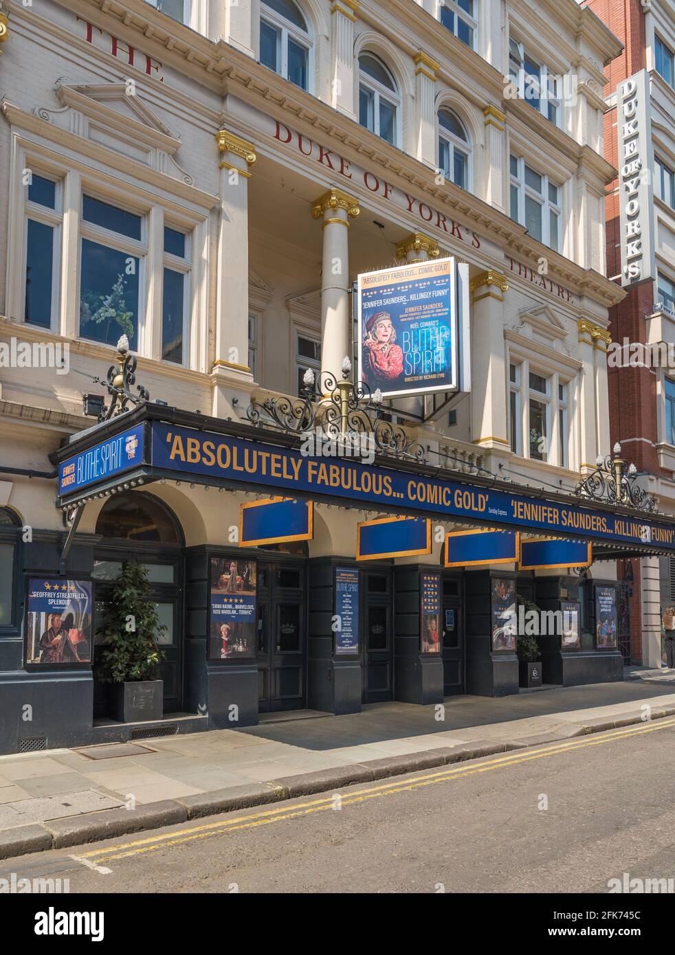 Die Frontfassade des Duke of York's Theatre in St. Martins Lane, London, England, Großbritannien Stockfoto