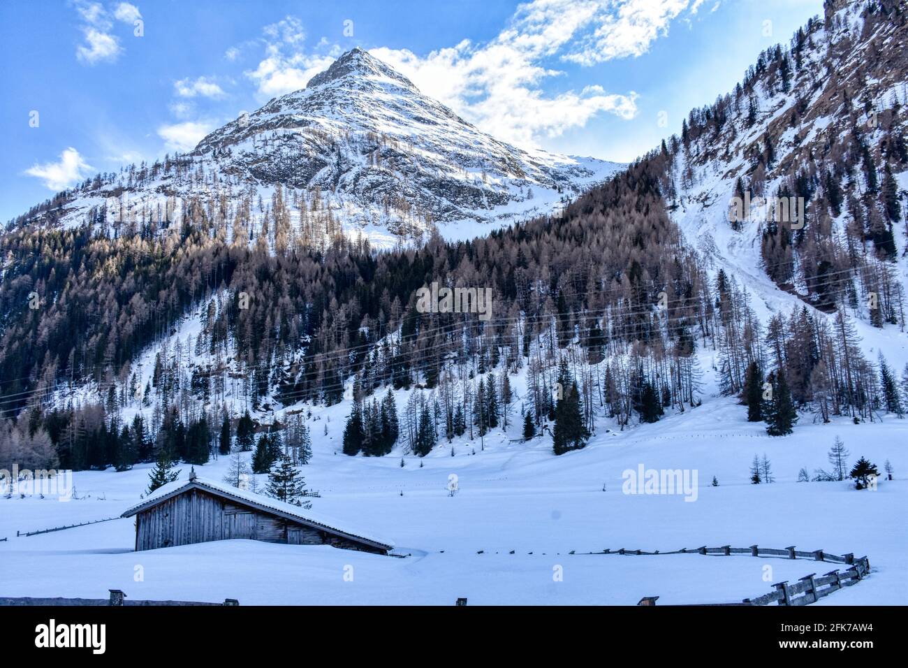 Winter, Frühling, Schnee, Tiefschnee, verneit, Alpenhauptkamm, zugeschneit, Schneehöhe, Felbertauern, Nationalpark, Hohe Tauern, Matreier Tauernhau Stockfoto