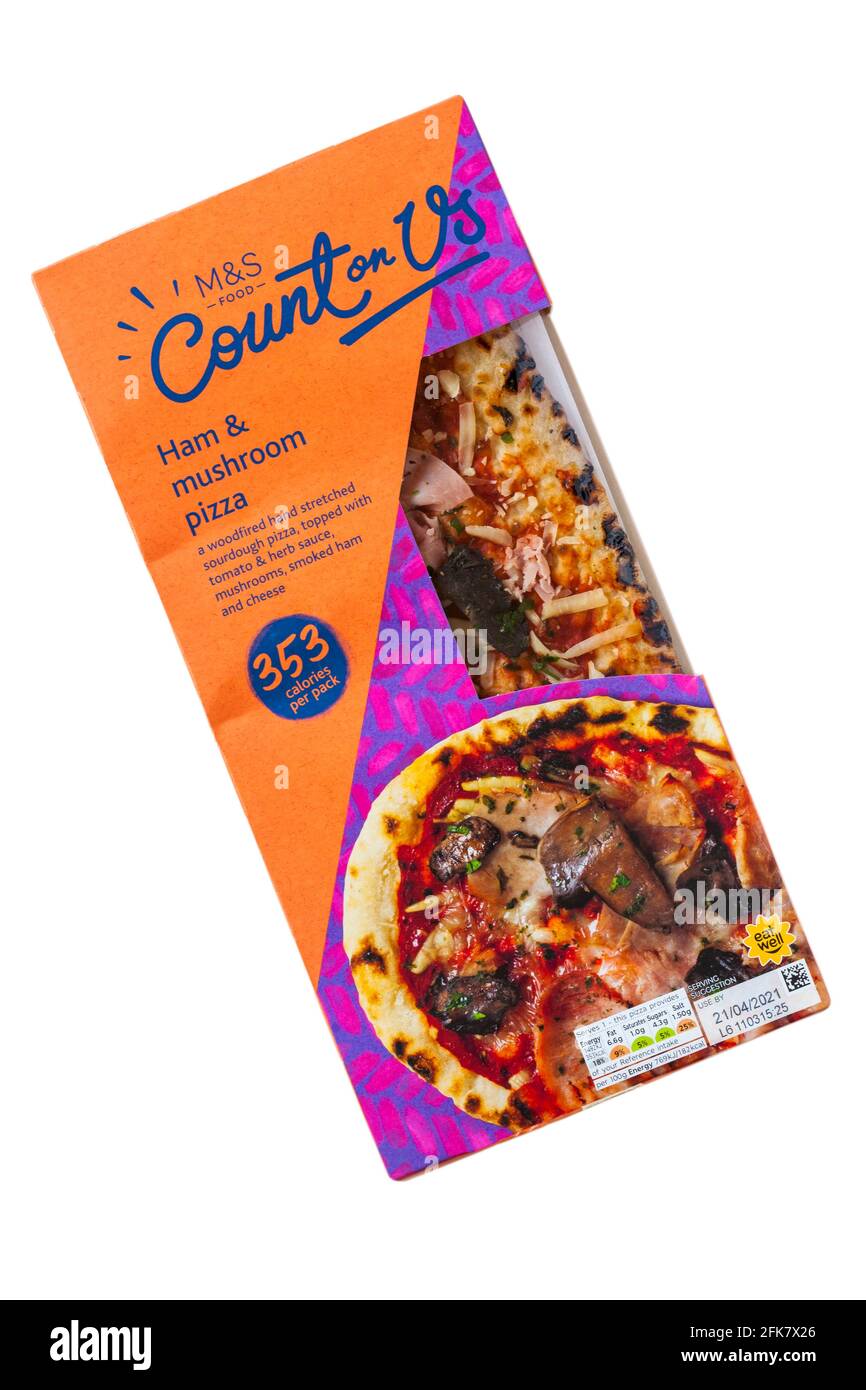 M&S Verlassen Sie sich auf uns, auf der Pizza mit Schinken und Pilzen isoliert ist Weißer Hintergrund Stockfoto