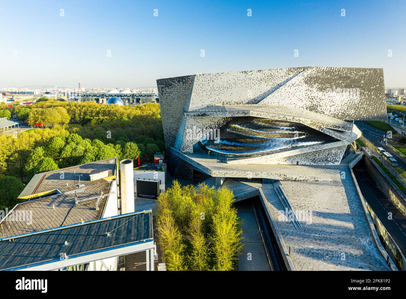 Ansicht schließen Philharmonie de Paris Stockfoto