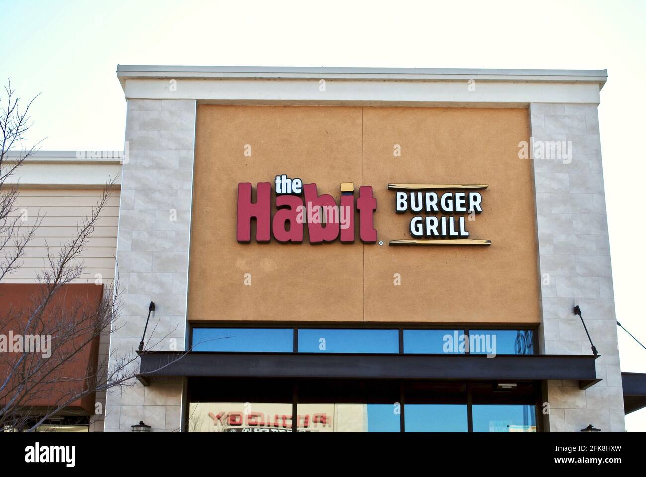 Der Habit Burger Grill ist eine amerikanische Schnellrestaurant-Kette, die sich auf Hamburger mit Charbroiled spezialisiert hat. Mit Hauptsitz in Irvine, Kalifornien. Stockfoto