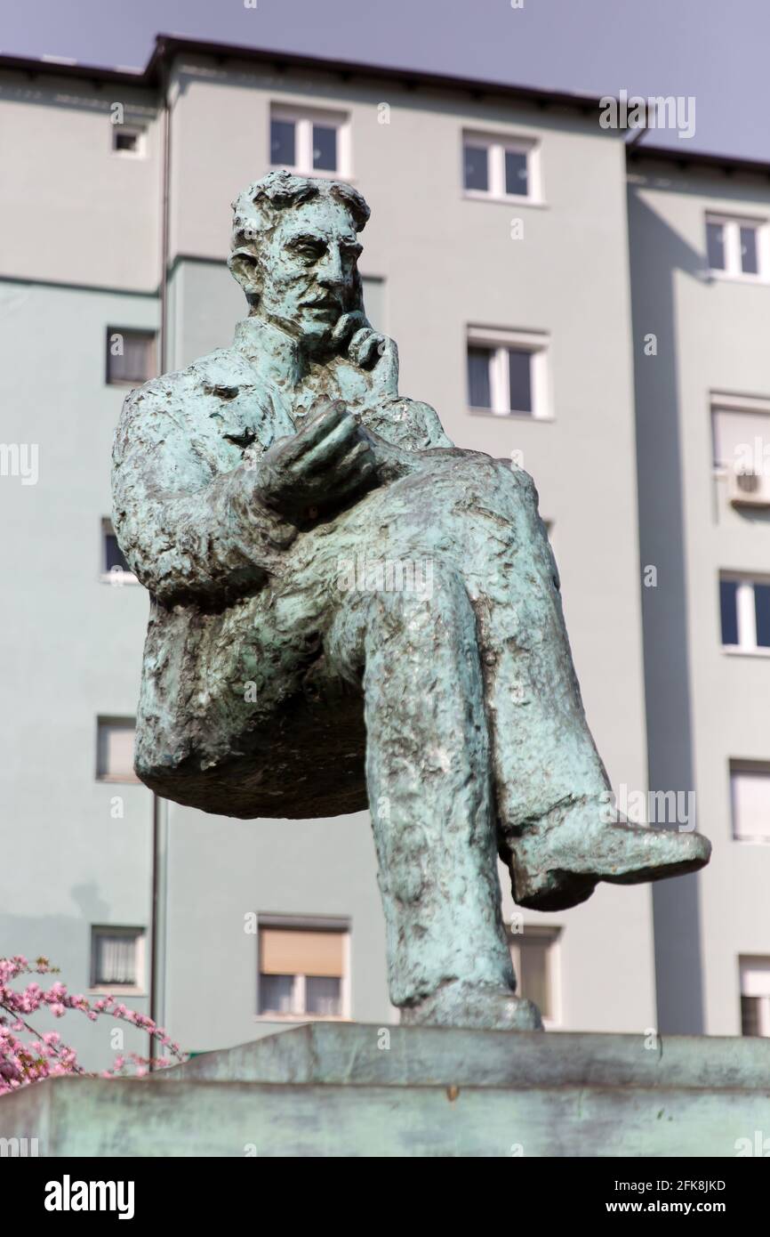 APATIN - Statue von Nicola Tesla Stockfoto