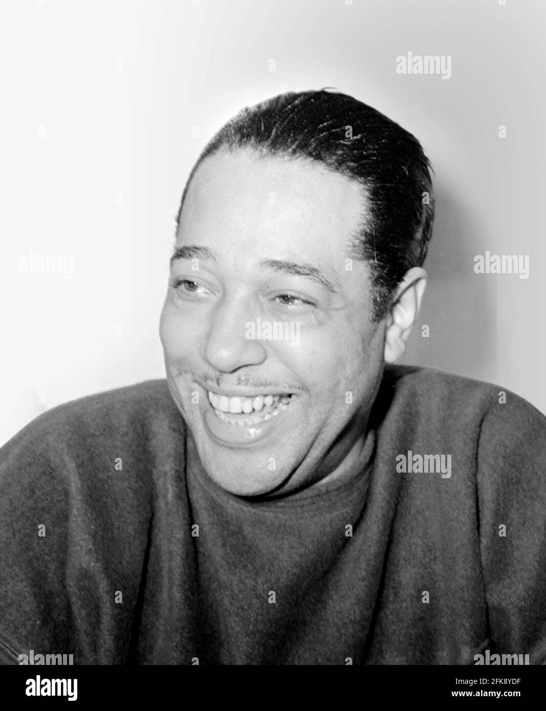Duke Ellington. Porträt des amerikanischen Jazz-Pianisten Edward Kennedy 'Duke' Ellington (1899-1974) von William P. Gottlieb, c.. 1938-1948 Stockfoto