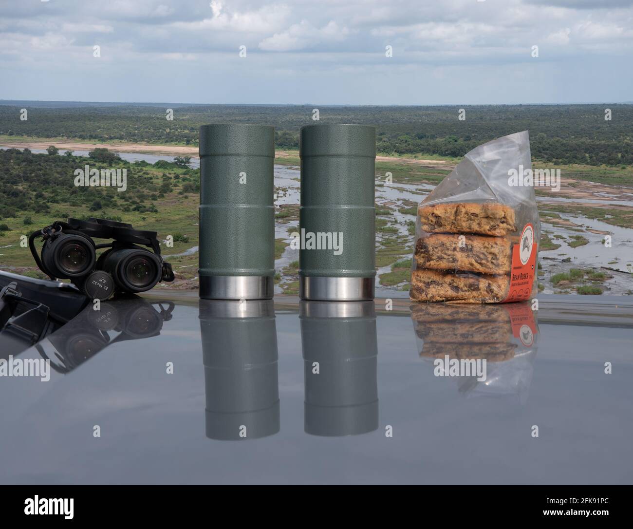 Morgens Kaffee und Zwieback in der Natur Stockfoto