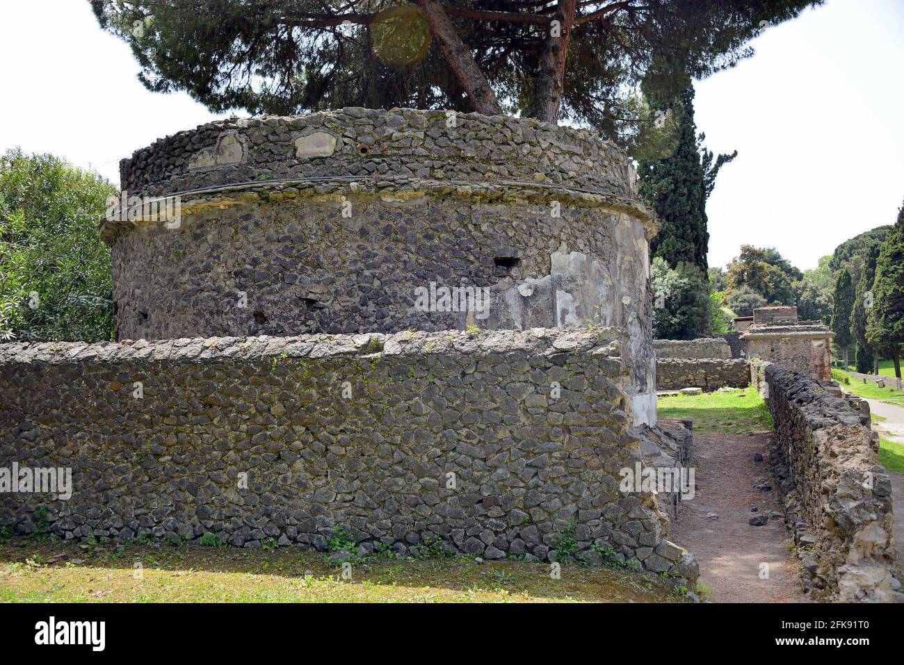 Das antike Pompeji ist eine riesige archäologische Stätte der römischen Stadt und wurde unter Meter Asche und Bimsstein nach dem Ausbruch des Vesuv begraben Stockfoto