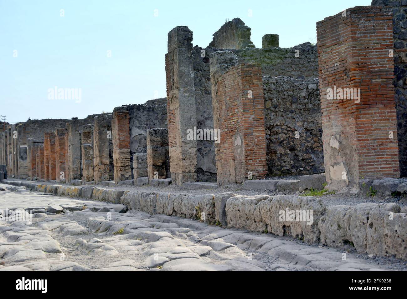 Das antike Pompeji ist eine riesige archäologische Stätte der römischen Stadt und wurde unter Meter Asche und Bimsstein nach dem Ausbruch des Vesuv begraben Stockfoto