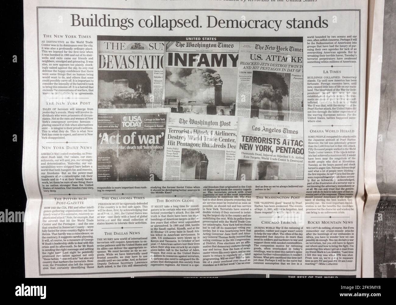Weltreaktionsartikel in der Zeitung Independent (UK) nach den Terroranschlägen auf die Vereinigten Staaten am 11. September 2001. Stockfoto
