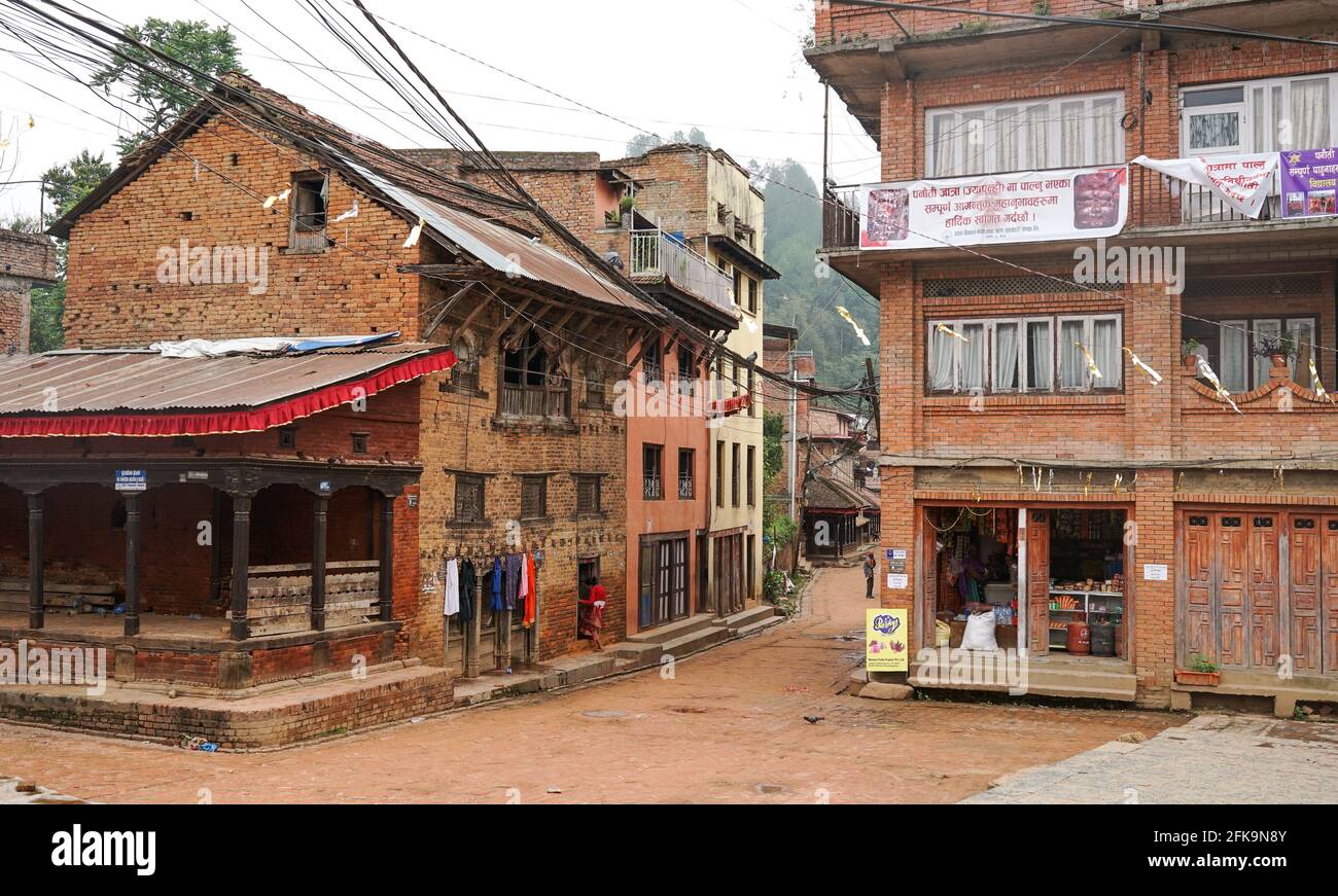 Panauti, Nepal - Oktober 2019: Leere Straßen in Panauti, Nepal, alte traditionelle Architektur Stockfoto
