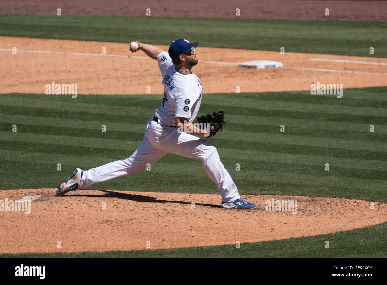 Los Angeles Dodgers starten Pitcher Clayton Kershaw (22) während eines MLB-Spiels gegen die Cincinnati Reds, Mittwoch, 28. April 2021, in Los an Stockfoto