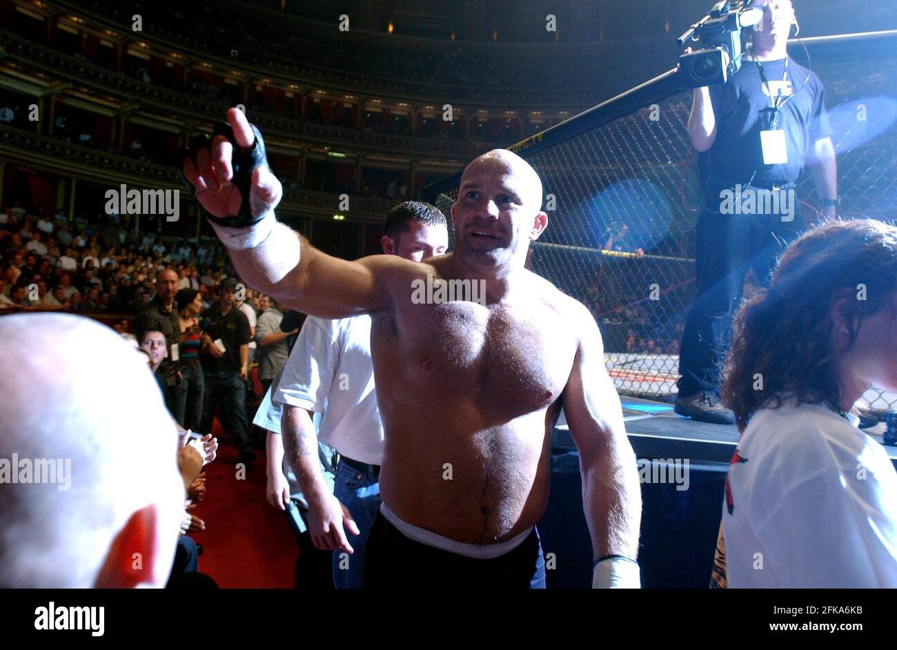 UK UFC Schwergewichtsjäger Ian 'The Machine' Freeman nach seinem Sieg gegen Frank Muir 13. Juli 2002 Foto Andy Paradise Stockfoto