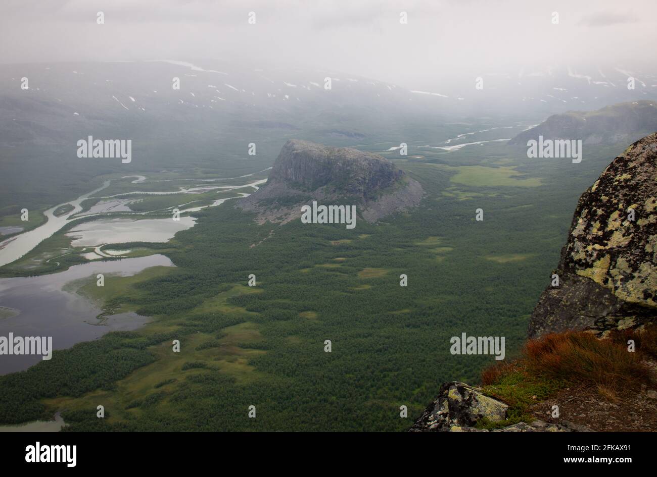 Der Blick vom Gipfel des Skierfe-Gebirges, dem Sarek-Nationalpark, Schwedisch Lappland Stockfoto