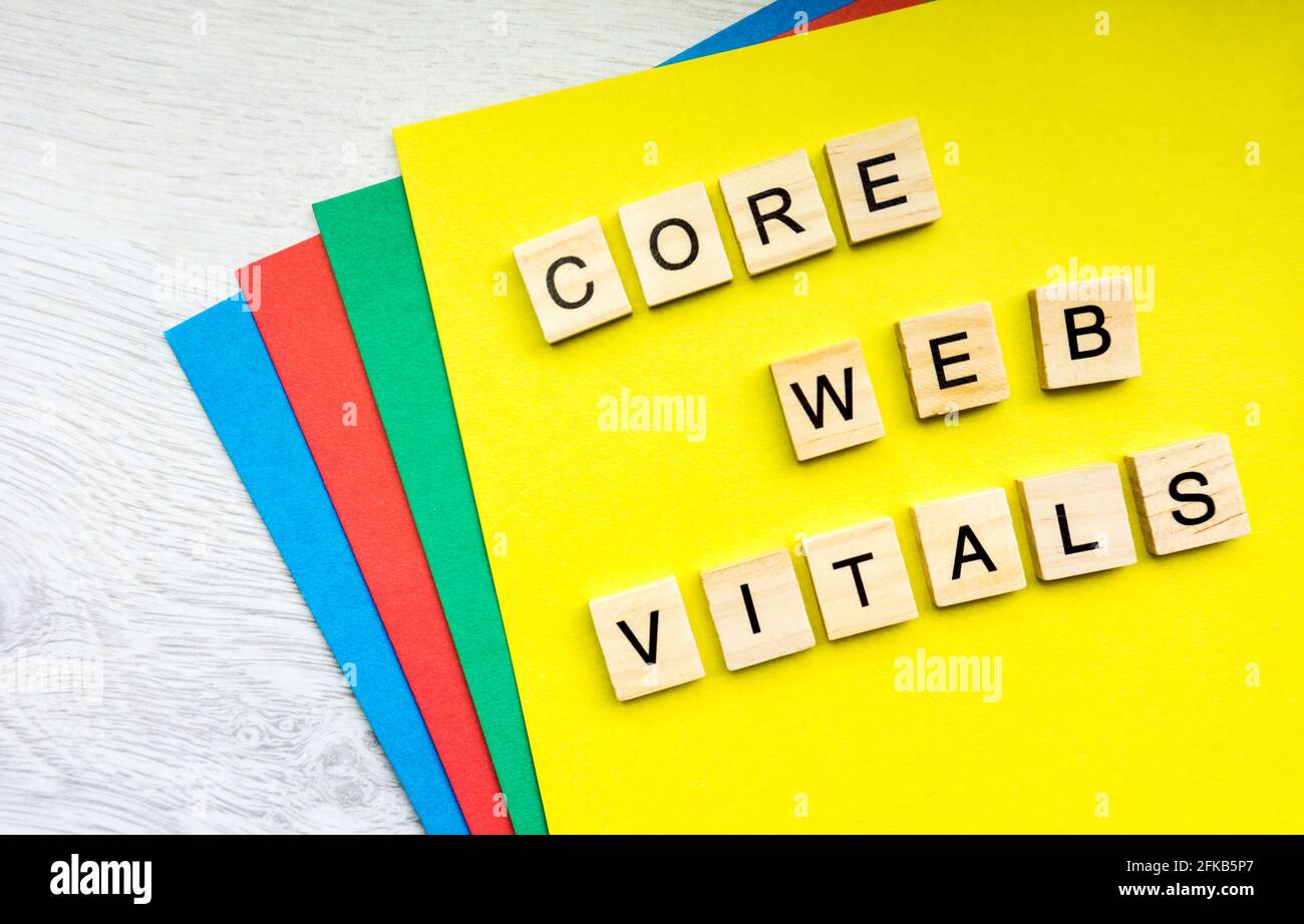 Core Web Vitals Zeichen mit Kachel Buchstaben gemacht Stockfoto