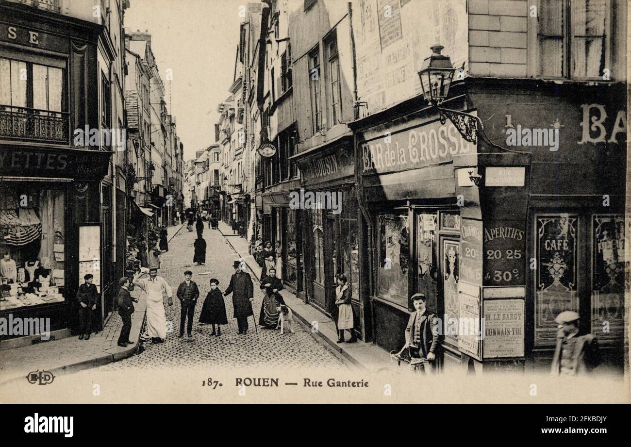 LA RUE DE LA GANTERIE A ROUEN 76-SEINE-MARITIME Region: Normandie (ehemals Haute-Normandie) Anfang des 20. Jahrhunderts Postkarte im Vintage-Stil Stockfoto