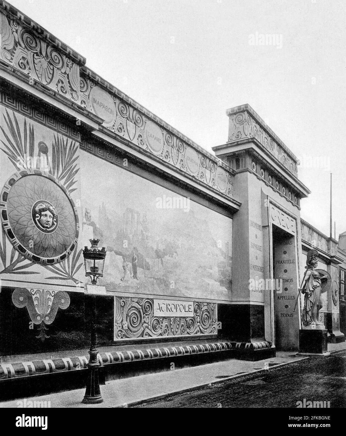 Exposition Universelle, Paris,1889 : Monumentales Tor zur Ausstellung von Grece. Stockfoto