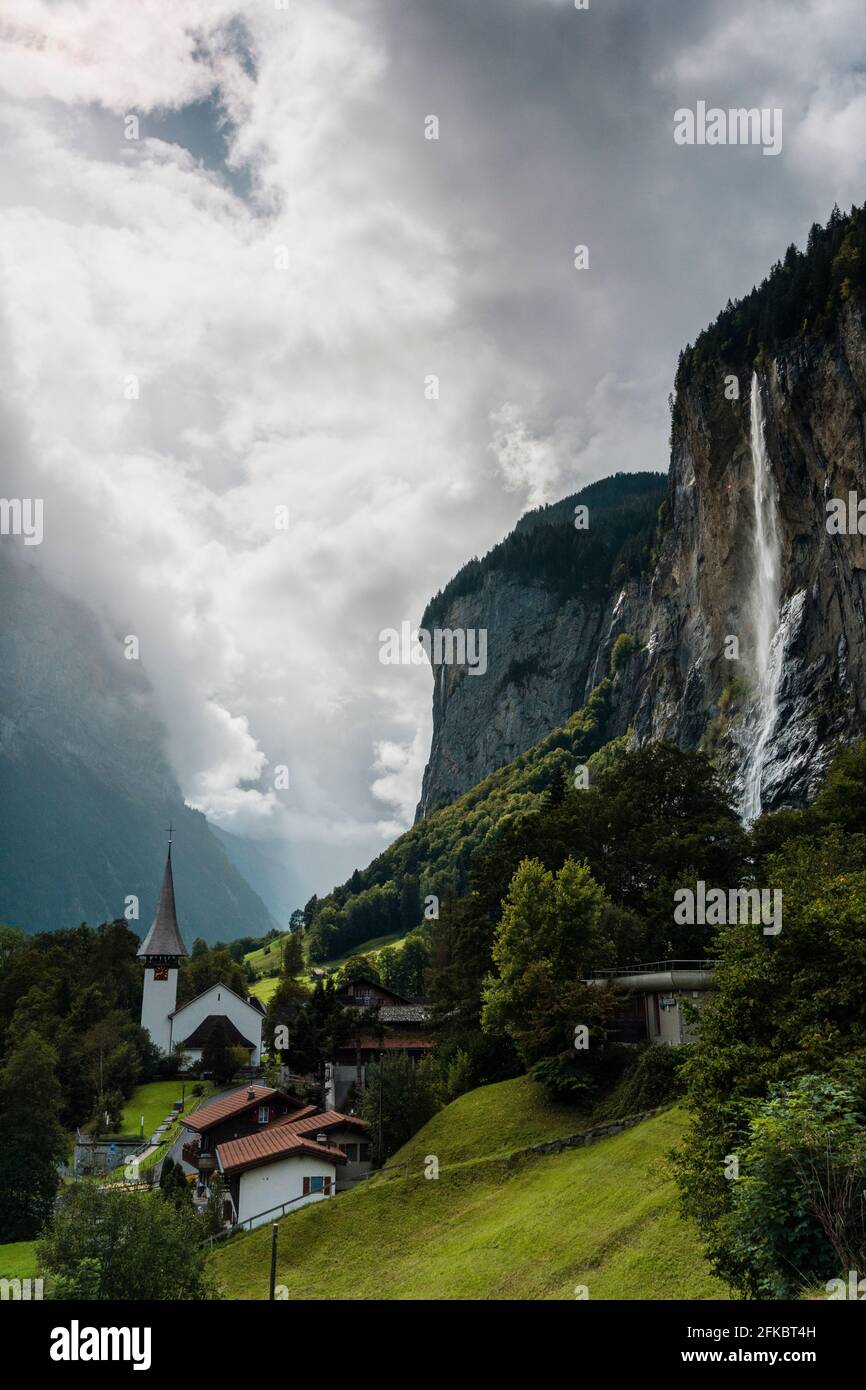 Die Staubbachfälle im Sommer, Lauterbrunnen, Berner Oberland, Kanton Bern, Schweiz, Europa Stockfoto
