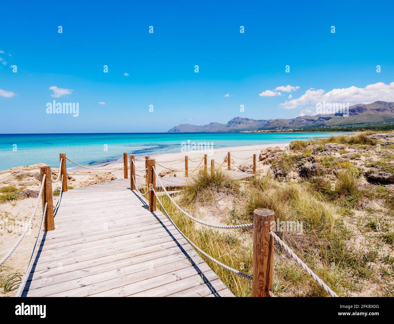 Anlegestelle zum Strand S'Arenal, zur Bucht von Alcudia, Son Serra de Marina, Mallorca (Mallorca), Balearen, Spanien, Mittelmeer, Europa Stockfoto