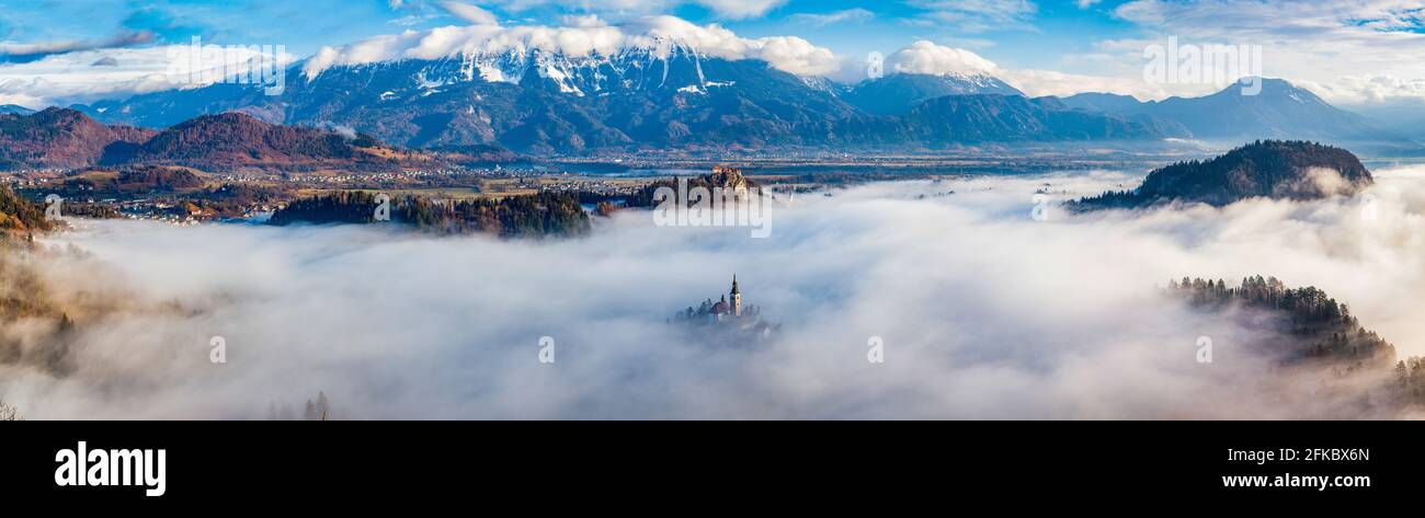 Panorama des Bleder Sees in den Julischen Alpen der Oberkrain, Nordwestslowenien, Europa Stockfoto