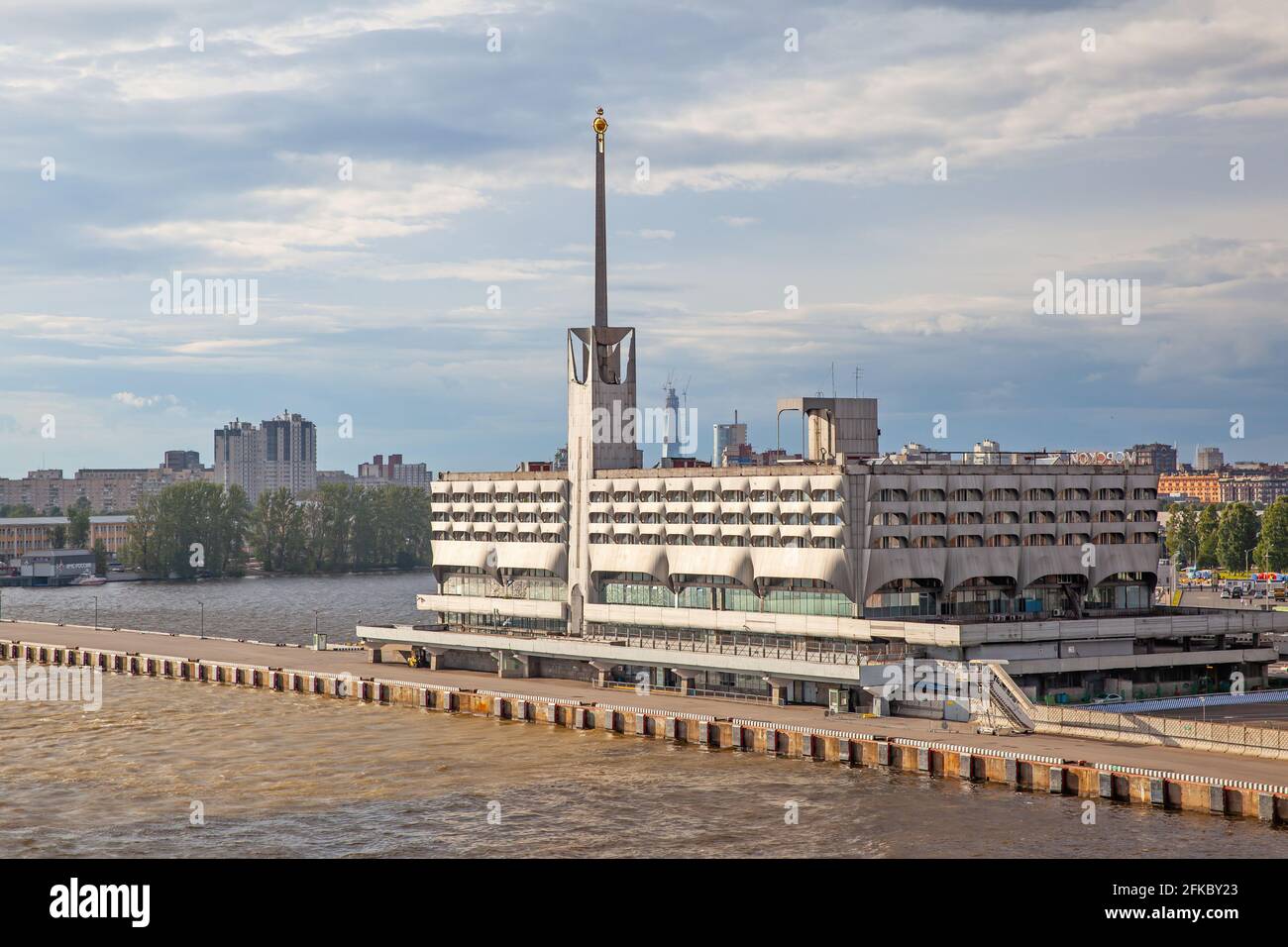 Sankt Petersburg, Russland - 23. Juli 2017: Bau des Marine Passenger Terminals in Sankt Petersburg Stockfoto